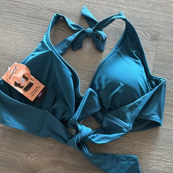 Bathing suit - Picture 8 of 9